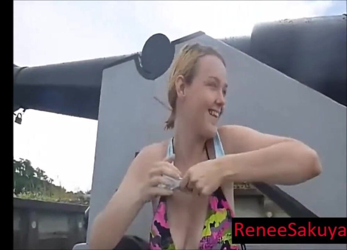 Renee Sakuya: Masturbazione all'aperto, accanto a un canone
