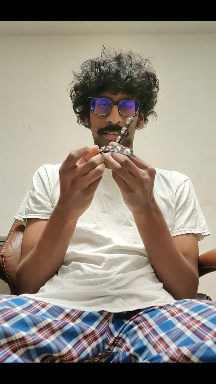 NANDgasm: Mi ha comprato un anello in pelle per cazzo