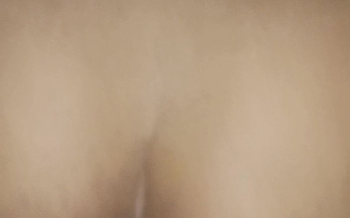 DesiDemon60: Amatör sıkı amcıklı genç kız sert sikişiyor