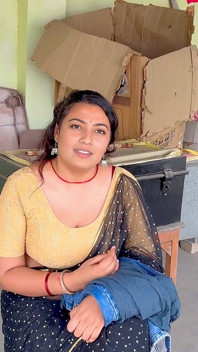 Chodil jsem do Bhabhiho domu během letní dovolené a hodně jsem si užil s mojí krásnou Bhabhi, celé hindské virální video