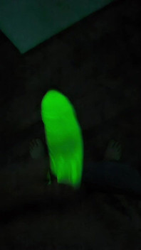 Neon con il preservativo
