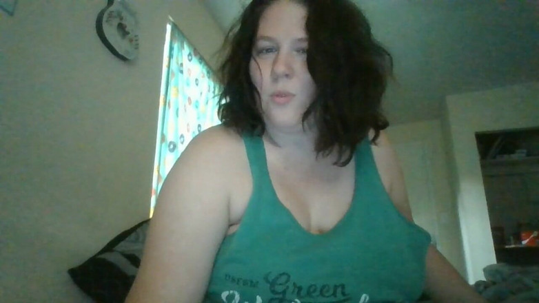 Courte Anna: Memompa Dildo sendiri