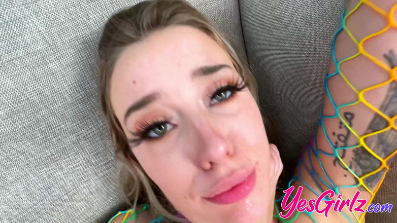 YesGirlz: Haley Reed dikongkek tegar dan memancut mani