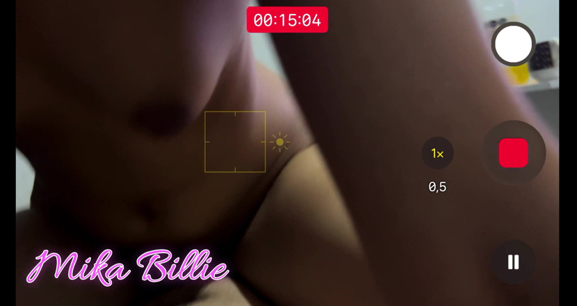 Mika Billie: Wilde seks met het vriendje van mijn beste vriend zonder...