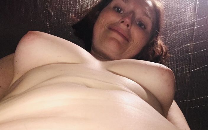 Rachel Wrigglers: बाहर निकालना/माँ के स्तनों का देखने का बिंदु वीडियो विफल के रूप में वह अपनी छोटी चूत में एक बड़ा लंड लेने की कोशिश करता है