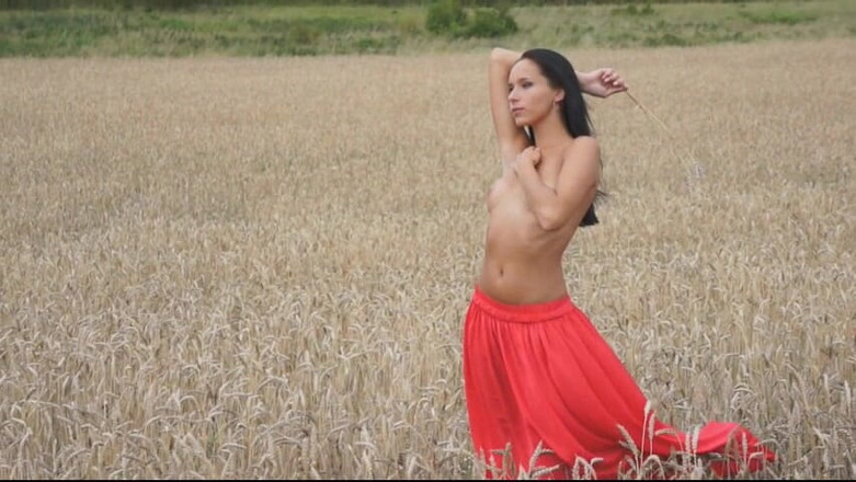 Watch4beauty: Poppy Girl