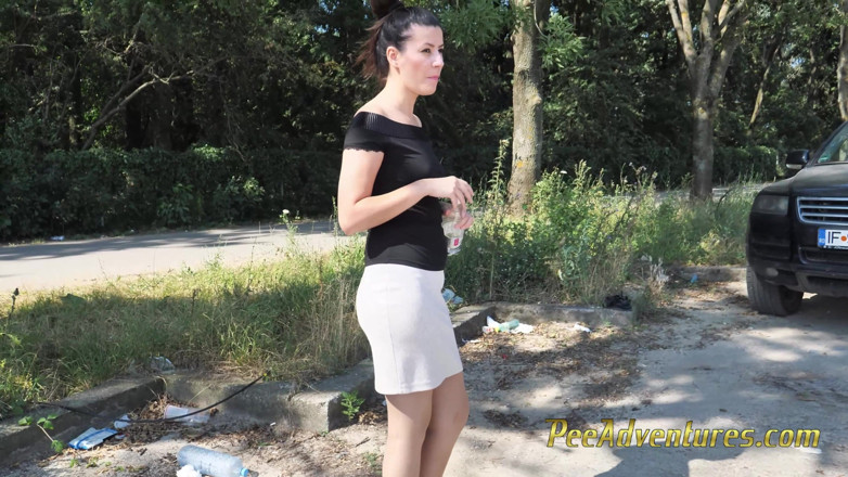 Pee Adventures: She is so excited about the meeting that she forgot...