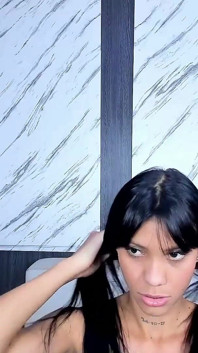 Soirée pipe torride et intense pour une pute sexy après les cours