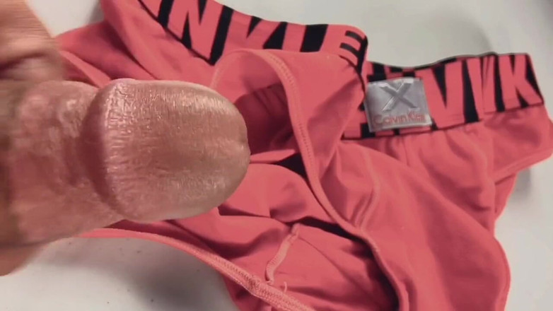 UnderXiaoQiang: Ejaculare cu gemete puternice împușcată pe lenjeria mea intimă