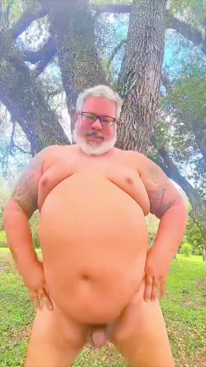 Hand-Free-Daddy-Chub: Naked Dancing Bear in the Wilderness Showing His Hole