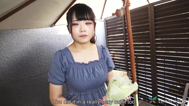 Tenshigao: Asami wakana एक गृहिणी है जो डिलीवरीमैन को चोदते हुए पोशाक पहने हुए है