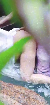 Quente menina tomando banho e fodendo
