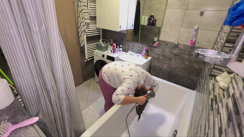 Mary Jay: Mycie Włosów