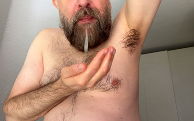 Beardedcummer: 毛むくじゃらの脇の下、唾を吐き、匂いを嗅ぎ、崇拝する