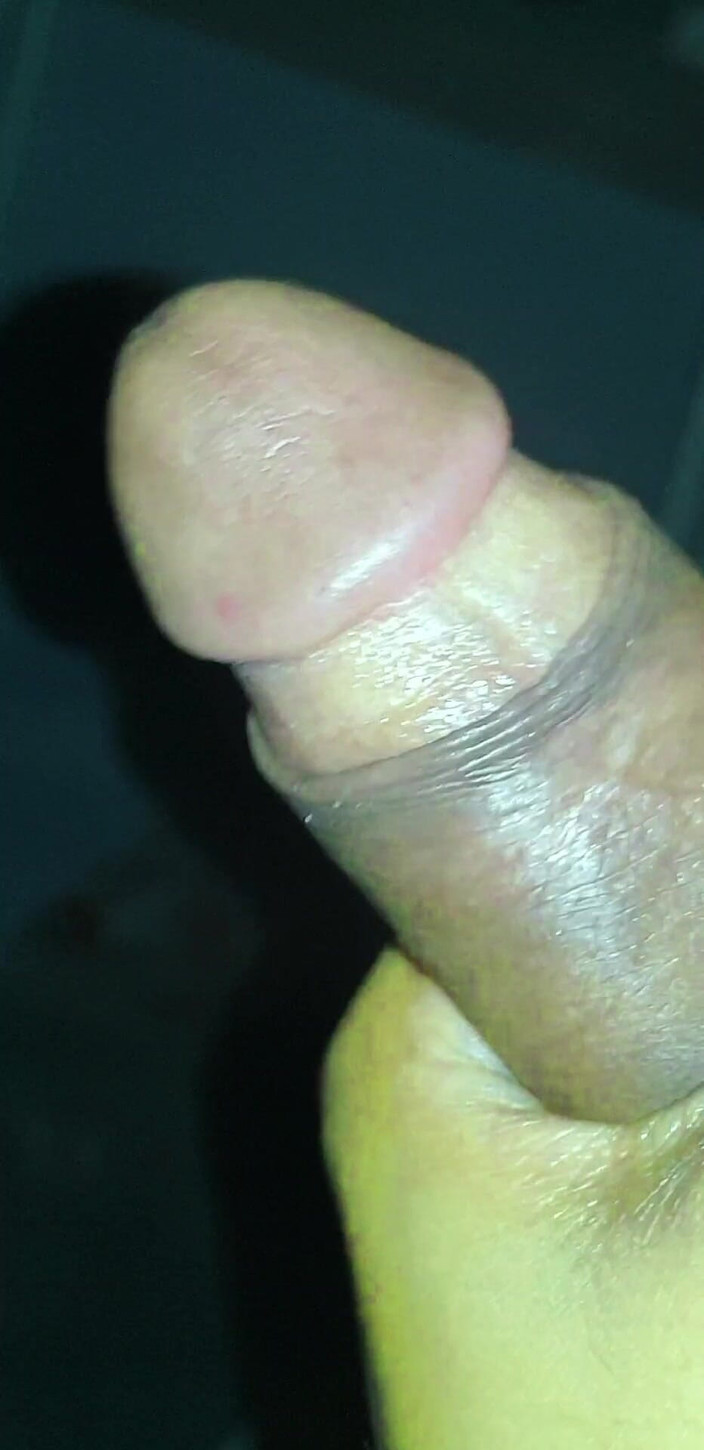 Xujjal: Новое горячее видео с мастурбацией худенького паренька.