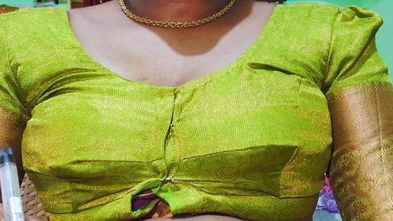 Desi Mohini: Indian Hot Wife Bedroom Came Out Mouth with Boyfriend