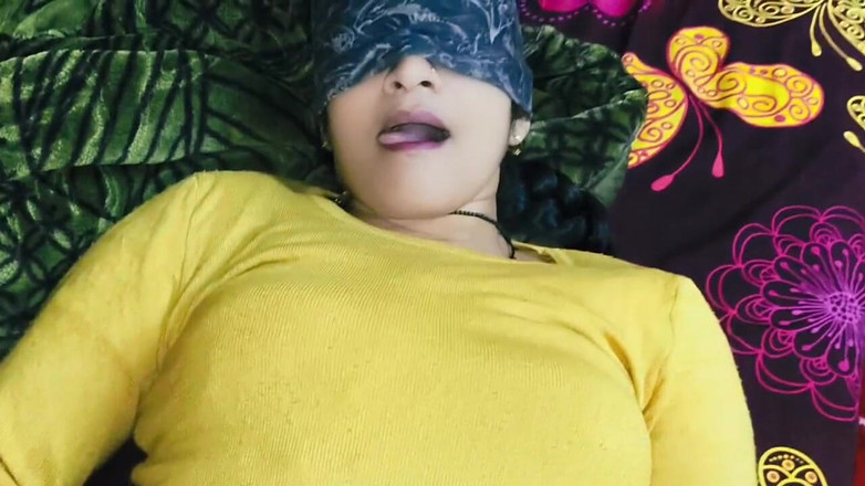 Janvibhabhii: Teman lelaki mengongkek saya dalam posisi berdiri, percintaan seks Janvibhabhi...