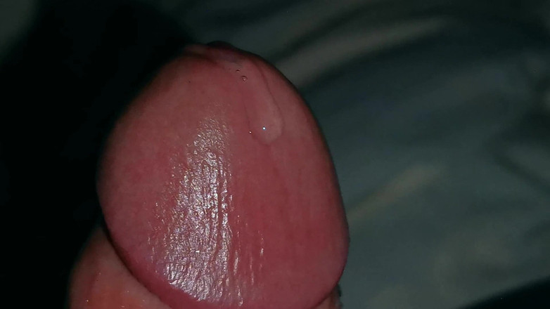 SEXY_GUYBEST: Muito close-up de um pênis super animado e fluxos de...