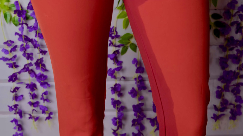 Eva Deva: Banyak Kencing dalam seluar! Tengok Betapa Basah Lantai Saya Buatnya!