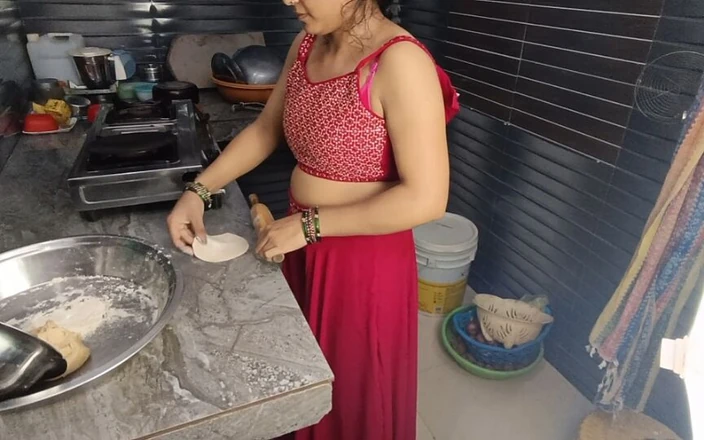 Pyaripooja22: Desi Beautiful Bhabhi Fucked by His Jija in Kitchen
