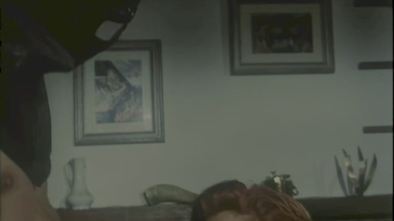 pornitaliangraffiti: 熟女被两个男人支配并被插入