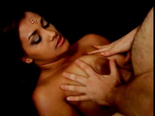 Girls Download Porn: Prsatá indická kočka tvrdě bušila