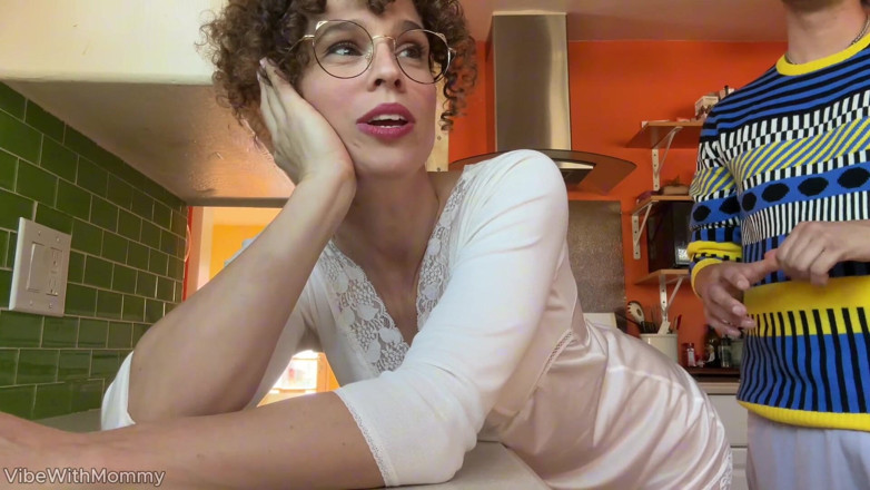 VibeWithMommy: Horny Vlogger Stepmom Fucks College Guy
