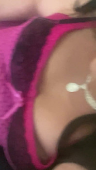 CD Krissy Sweets Si hraje s její hračkou a jejím těsným výstřikem