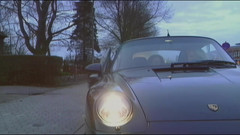 MMV BEST MOVIES AND CLIPS: De knappe blonde zorgt intensief voor de klantenservice