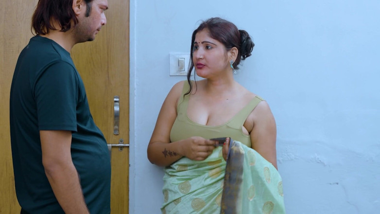 Khiladi69: Rekaman seks ganas tante seksi india dan teman suaminya!