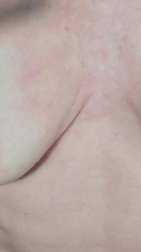 Red Nails Tit Play