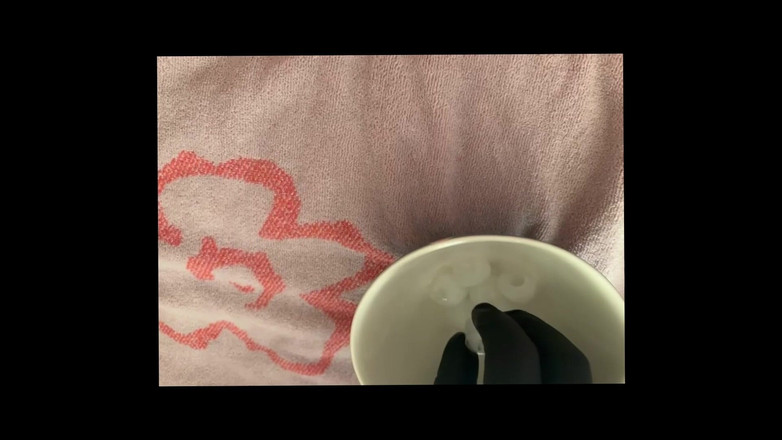 MissFFW: Dedos en mi coño con guantes