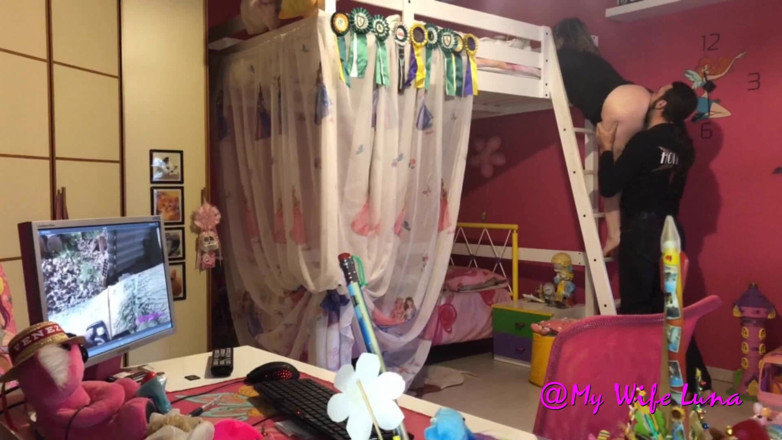 My Wife Luna: Manželka zahřívá manželova ptáka kouřením a pak ho vezme do...