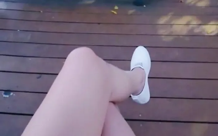 Taiwancdgirl: Shemaleoutdoor Pee and Masturbation