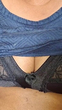 Cette MILF asiatique ne sait pas résister en ayant besoin de quelqu’un, vidéo virale