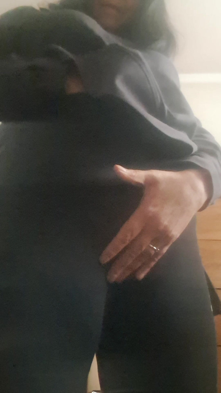 Mommy big hairy pussy: ミルフの毛深い膣