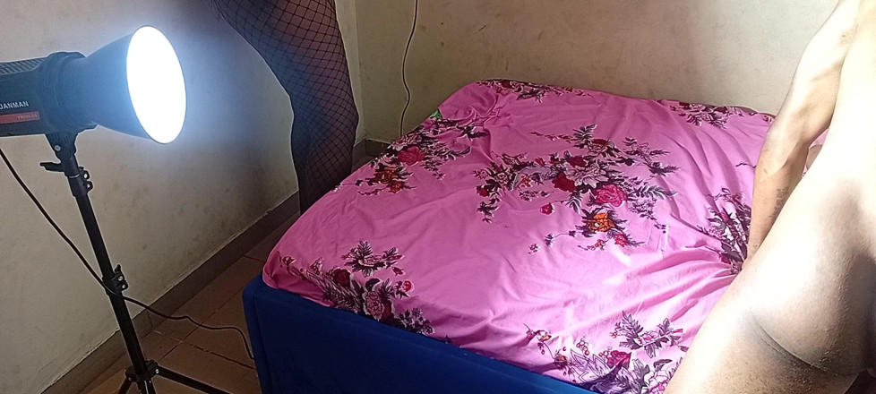 Prettypussy102: Behind the Scenes
