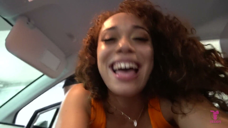 Teddy Tarantino: Murzynka nastolatka - Willow Ryder Soczysty Tyłek - Zostaje odebrany na stacji...