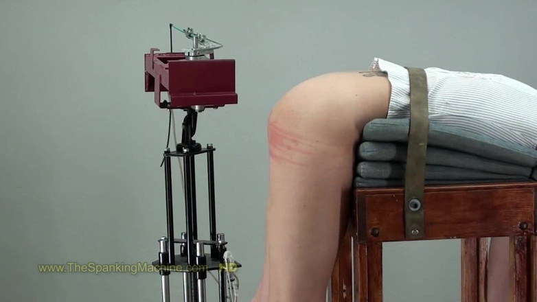 Spanking Server: The SpankingMachine - Candy ass whip