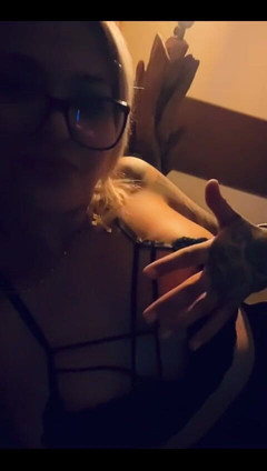 TattoedKate: Uh. Čekám na tebe