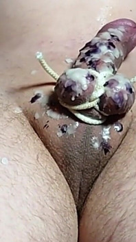 Dipingere le uova di Pasqua dello schiavo con la cera!