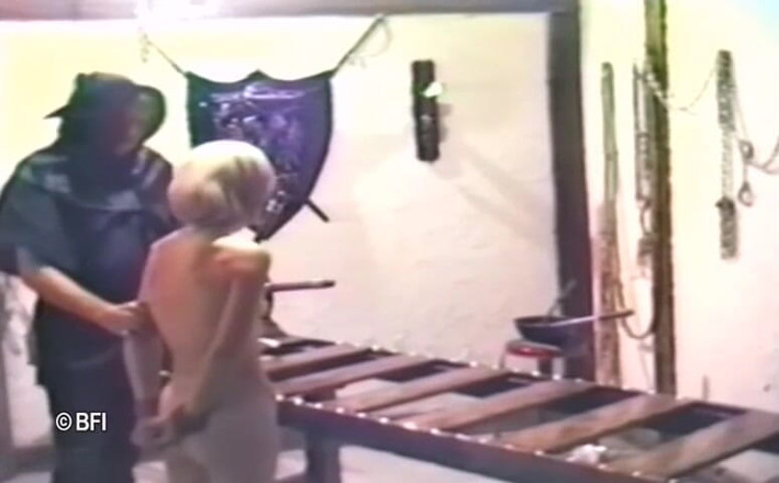House of lords and mistresses in the spanking zone: Zevk ve acı kulesi