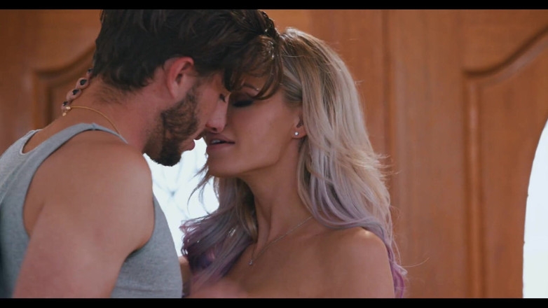 Sweet Sinner: Ateşli evli 2_scene 2_horny ev kadınları