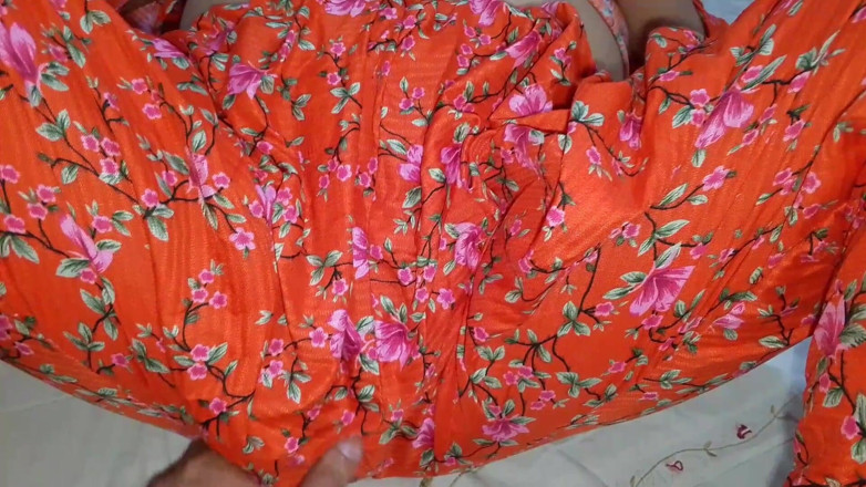 RedQueenRQ: Desi Bhabhi Is Ready Every Morning to Service Your Cock