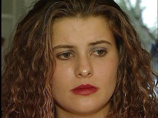 Xfamster: 优雅的红发熟女被年轻的肌肉发达的faya操