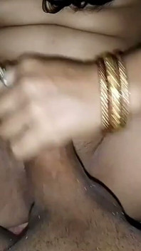 Sexo caliente sin condón con mi hermanastra traviesa