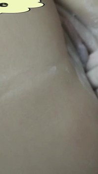 Ibu tiri pancut selepas cunnilingus dengan krim disebat