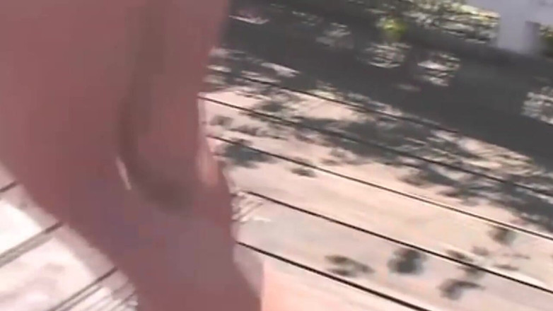 BANGORA RETRO CLUB: Une bombasse brune pulpeuse doigte sa chatte dégoulinante jusqu’à un...