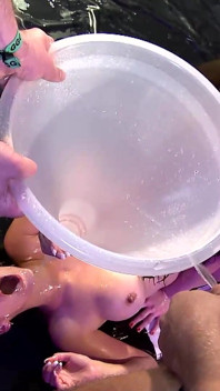 Devot Viktoria and Hanna Sperma Piss Orgy