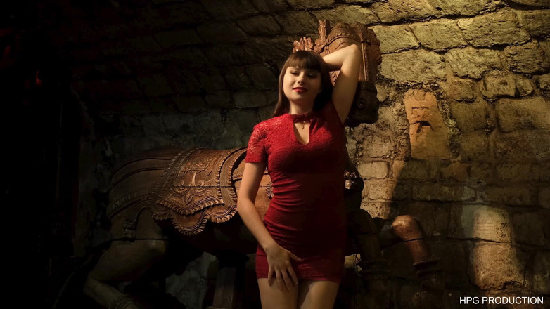 HPG Production: Luna Rival的毛茸茸的阴户被狠操